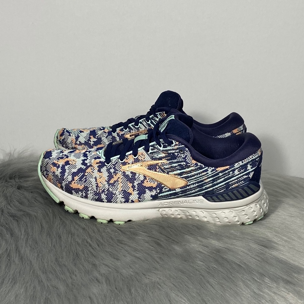 Brooks Adrenaline GTS 19 Women Running Shoes
